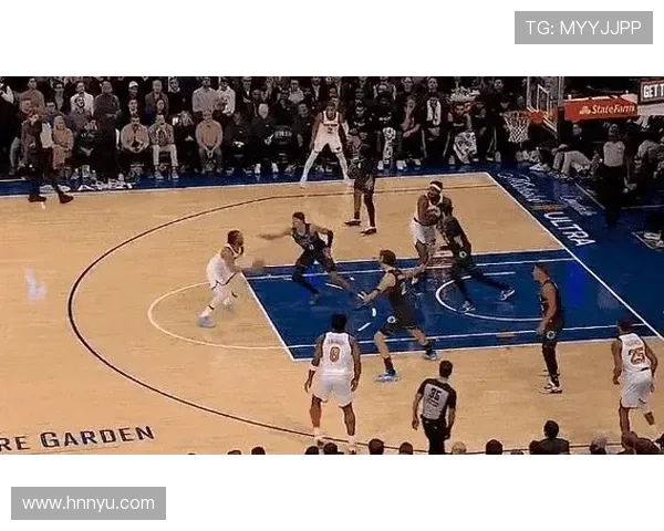 布伦森挡拆漂移三分连中首节八中五轰十四分引领比赛节奏